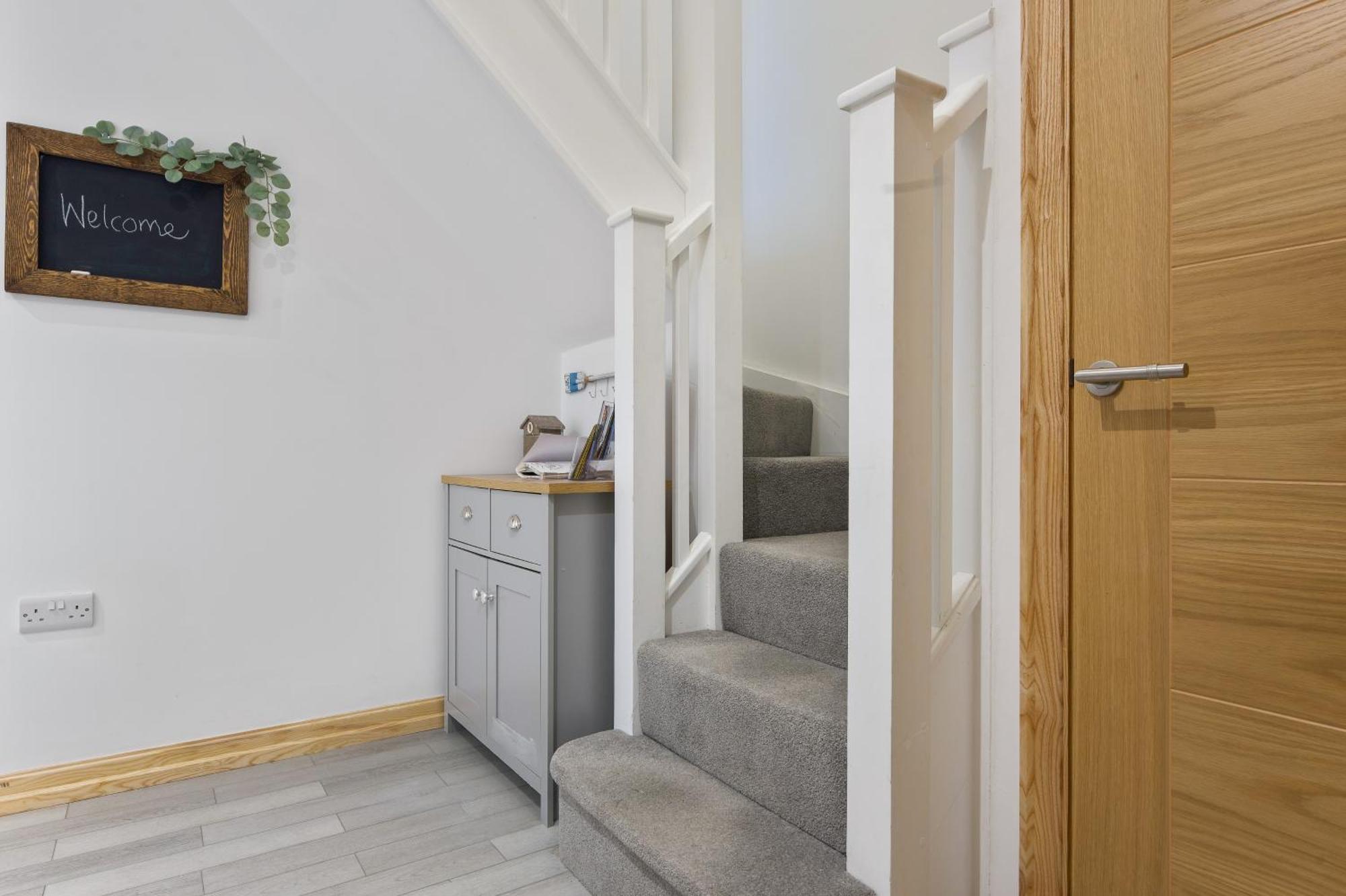 Large, Newly Renovated, Three Bedroom Town Centre Split Level Apartment With Free Parking, Sleeps Seven - Walking Distance To Beach Bournemouth Exteriér fotografie