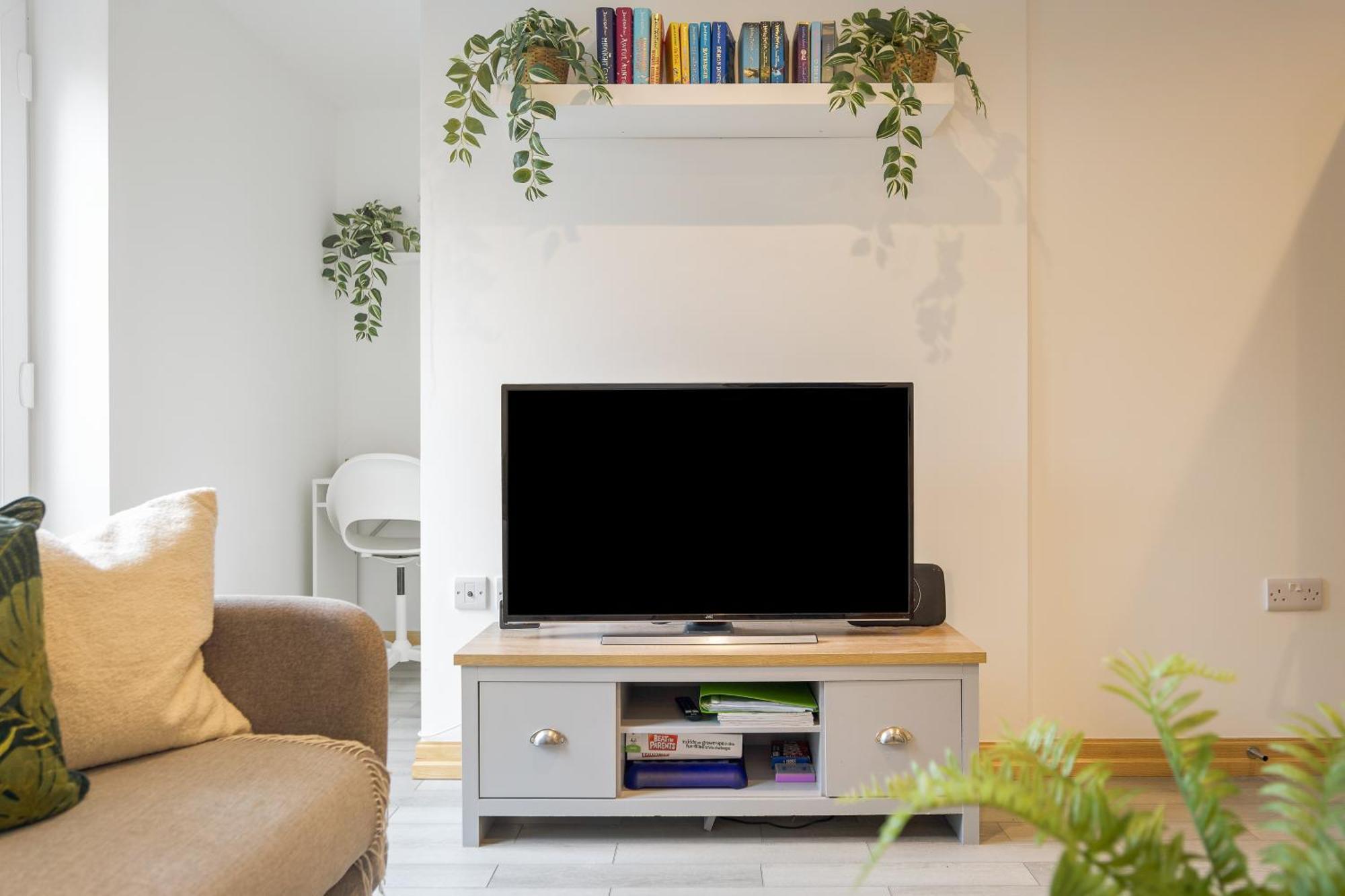 Large, Newly Renovated, Three Bedroom Town Centre Split Level Apartment With Free Parking, Sleeps Seven - Walking Distance To Beach Bournemouth Exteriér fotografie